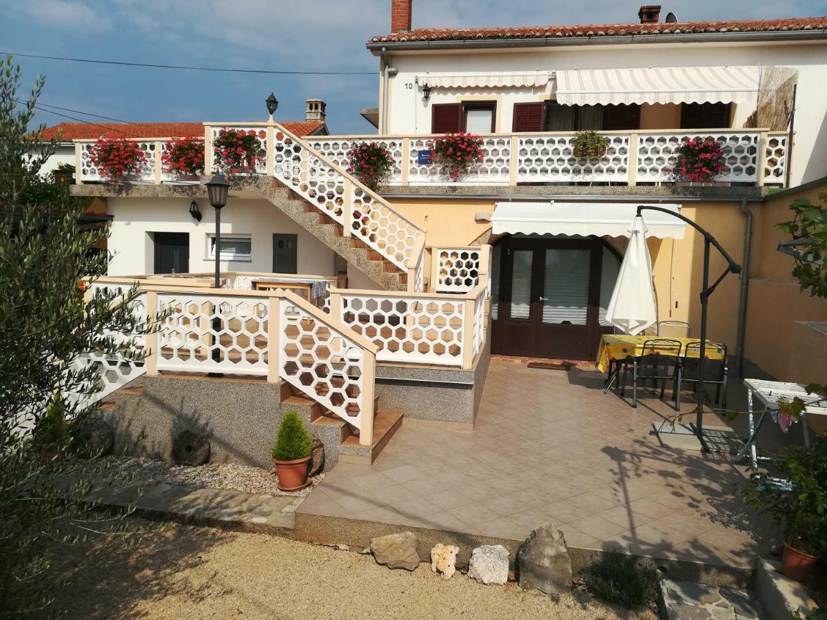 Apartmani Marija Malinska Exterior photo